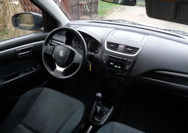 Suzuki Swift cena 27900 przebieg: 112000, rok produkcji 2012 z Pabianice małe 466